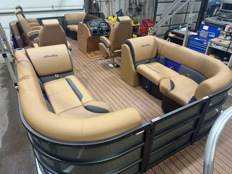 Slide: The Image of Bentley Pontoons Legacy 220 Navigator DL Quad Lounge 2026 - 18