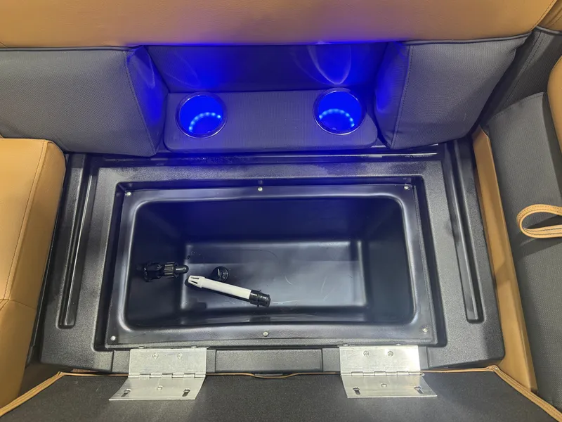 Slide: The Image of Bentley Pontoons Legacy 220 Navigator DL Quad Lounge 2026 - 20