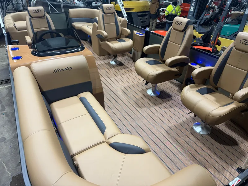 Slide: The Image of Bentley Pontoons Legacy 220 Navigator DL Quad Lounge 2026 - 28