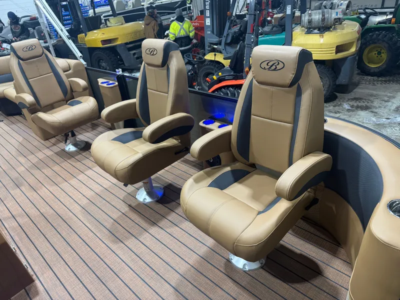 Slide: The Image of Bentley Pontoons Legacy 220 Navigator DL Quad Lounge 2026 - 29