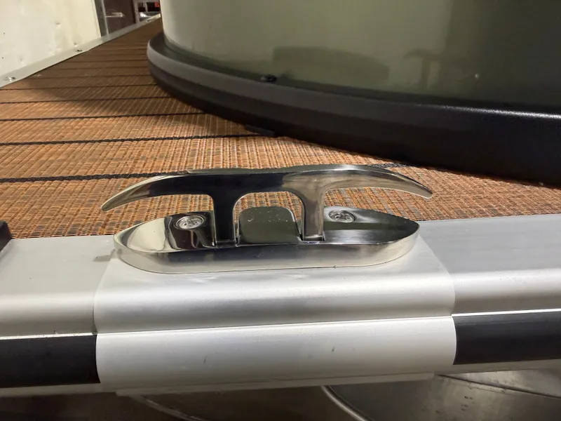 Slide: The Image of Bentley Pontoons Legacy 220 Navigator DL Quad Lounge 2026 - 32