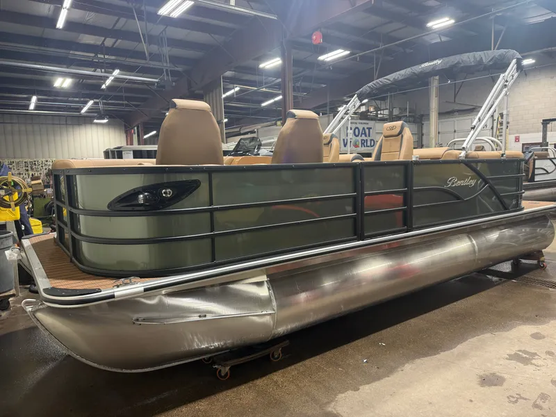 Slide: The Image of Bentley Pontoons Legacy 220 Navigator DL Quad Lounge 2026 - 34