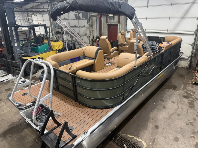 Slide: The Image of Bentley Pontoons Legacy 220 Navigator DL Quad Lounge 2026 - 41