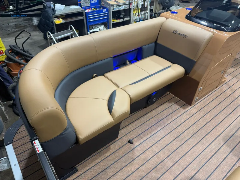 Slide: The Image of Bentley Pontoons Legacy 220 Navigator DL Quad Lounge 2026 - 7