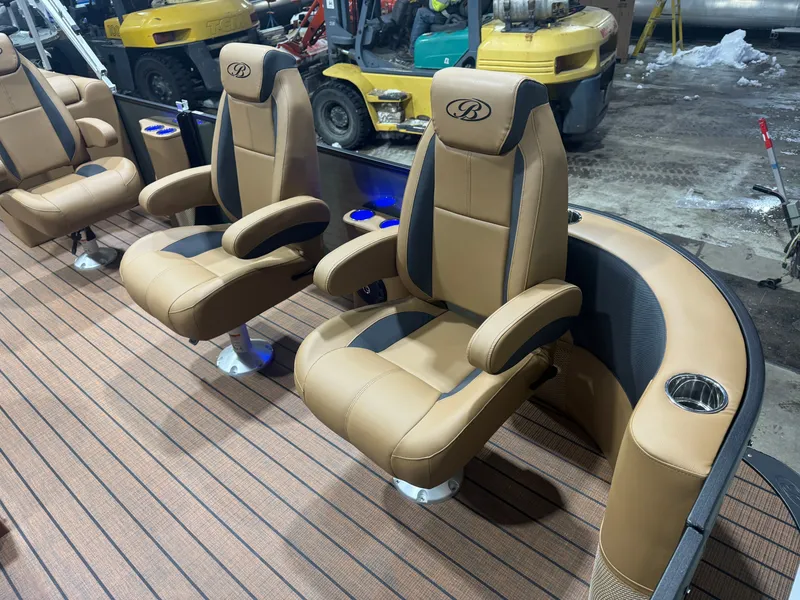 Slide: The Image of Bentley Pontoons Legacy 220 Navigator DL Quad Lounge 2026 - 8