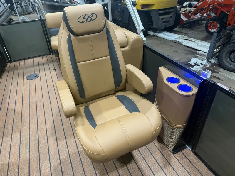 Slide: The Image of Bentley Pontoons Legacy 220 Navigator DL Quad Lounge 2026 - 9