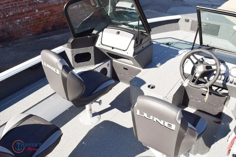 Slide: The Image of Lund 1800 Explorer Sport 2026 - 11