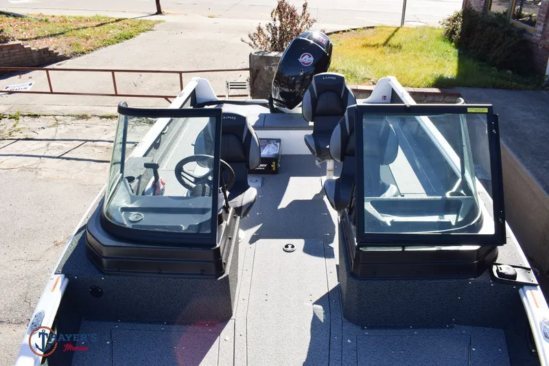 Slide: The Image of Lund 1800 Explorer Sport 2026 - 17