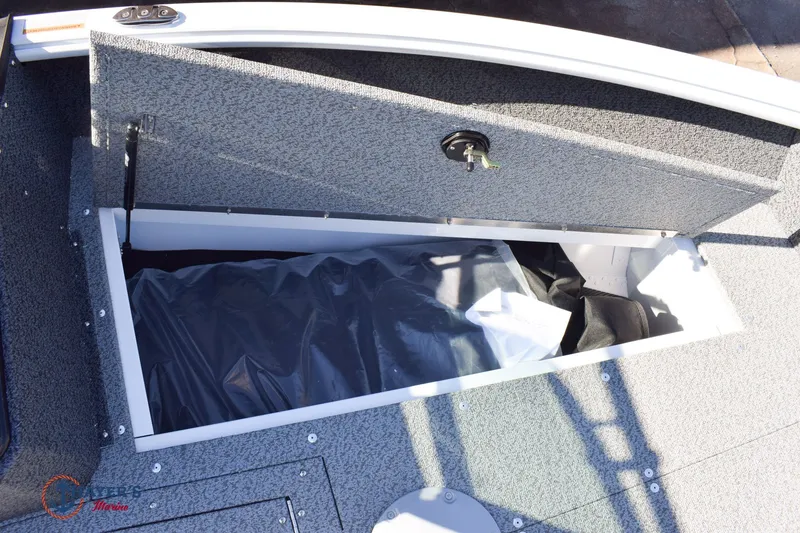 Slide: The Image of Lund 1800 Explorer Sport 2026 - 19