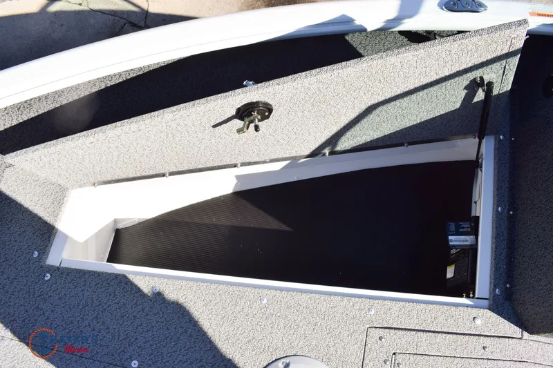 Slide: The Image of Lund 1800 Explorer Sport 2026 - 20