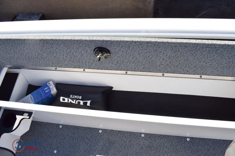 Slide: The Image of Lund 1800 Explorer Sport 2026 - 24