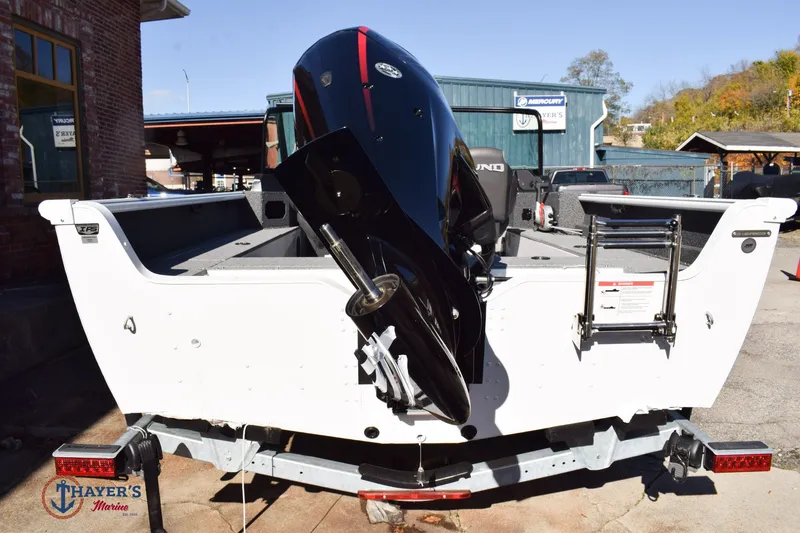 Slide: The Image of Lund 1800 Explorer Sport 2026 - 7