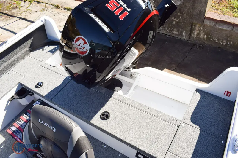 Slide: The Image of Lund 1800 Explorer Sport 2026 - 8