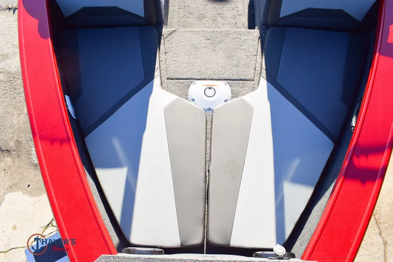 Slide: The Image of Lund 1775 Crossover XS 2026 - 13