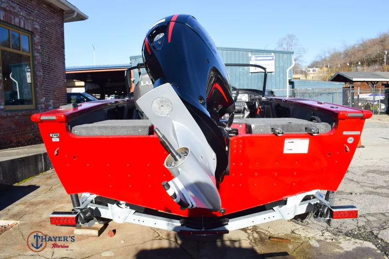 Slide: The Image of Lund 1775 Crossover XS 2026 - 7