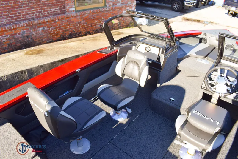 Slide: The Image of Lund 1775 Crossover XS 2026 - 9