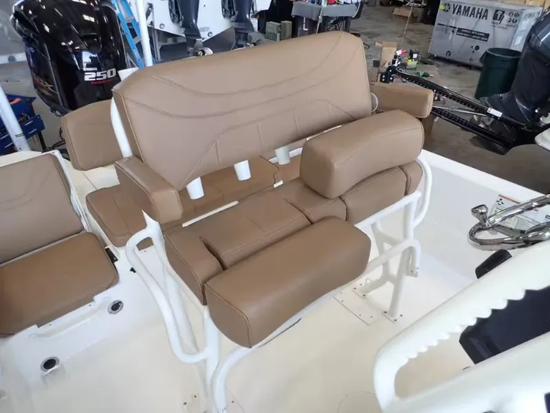 Slide: The Image of Skeeter SX2250 2020 - 6