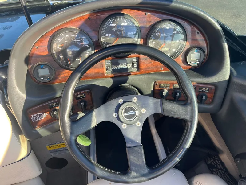 Slide: The Image of Malibu Response LX 2000 - 21