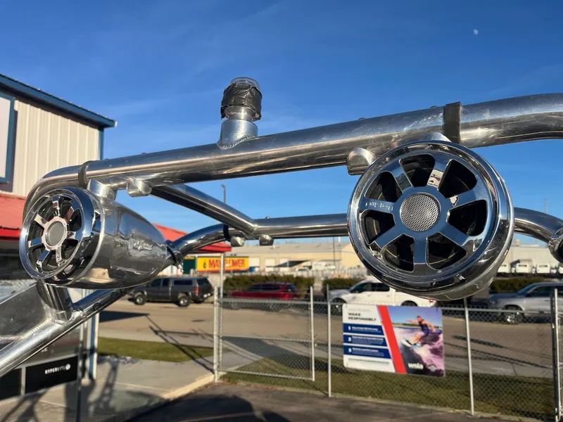 Slide: The Image of Malibu Response LX 2000 - 26