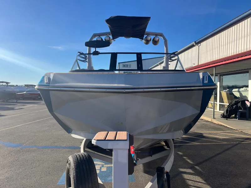 Slide: The Image of Nautique G23 2022 - 10