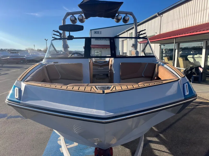 Slide: The Image of Nautique G23 2022 - 12