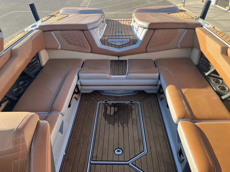 Slide: The Image of Nautique G23 2022 - 18