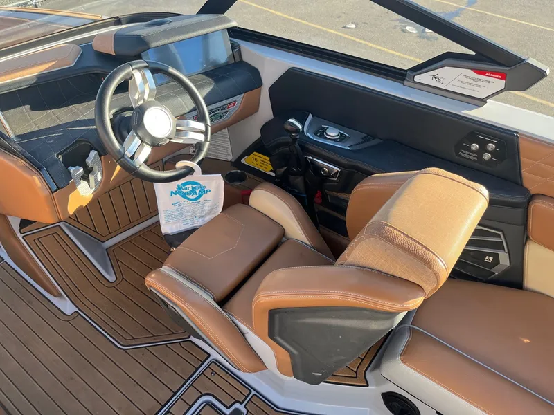 Slide: The Image of Nautique G23 2022 - 25