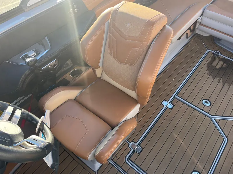 Slide: The Image of Nautique G23 2022 - 26