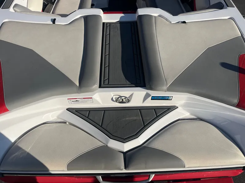 Slide: The Image of Tigé R21 2018 - 14