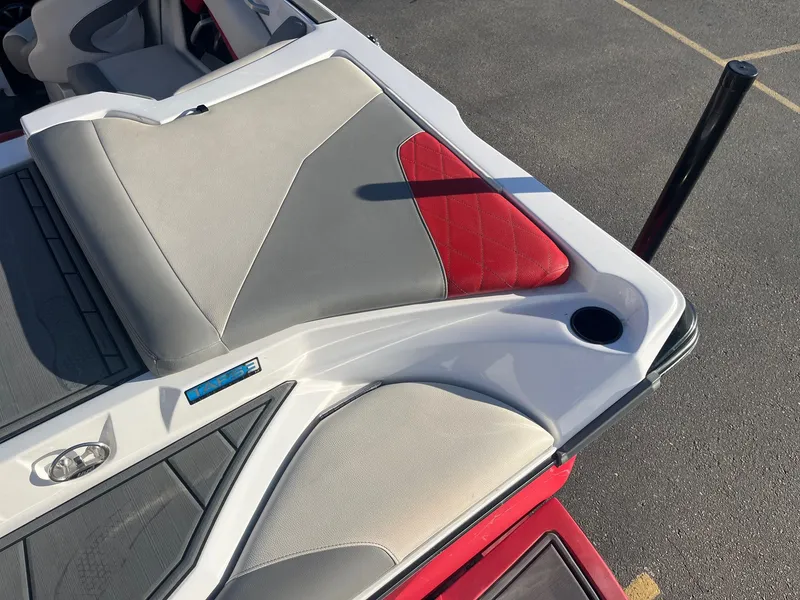 Slide: The Image of Tigé R21 2018 - 16