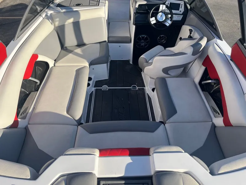 Slide: The Image of Tigé R21 2018 - 17