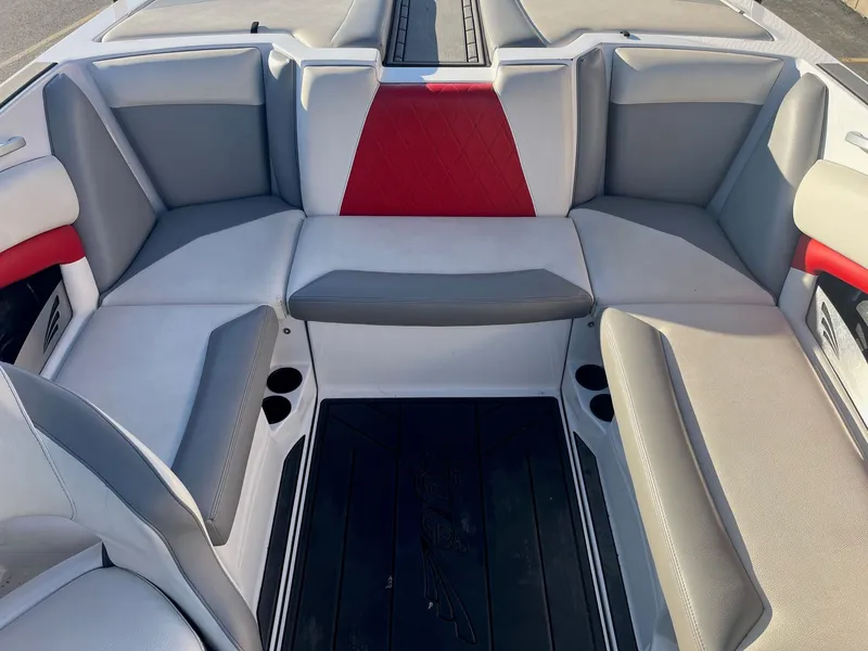 Slide: The Image of Tigé R21 2018 - 18