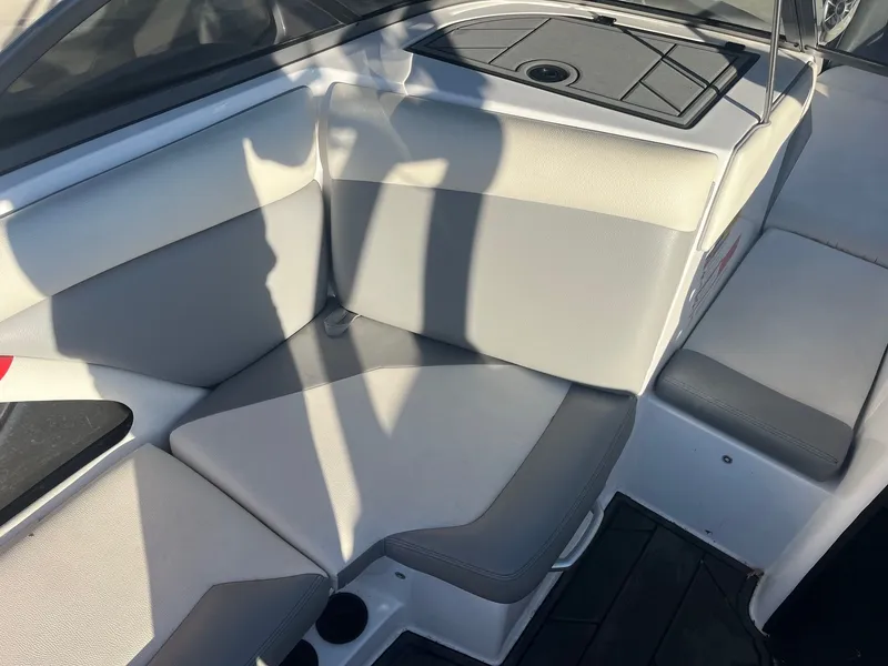 Slide: The Image of Tigé R21 2018 - 24