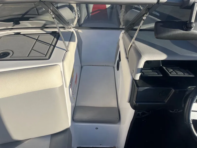 Slide: The Image of Tigé R21 2018 - 28