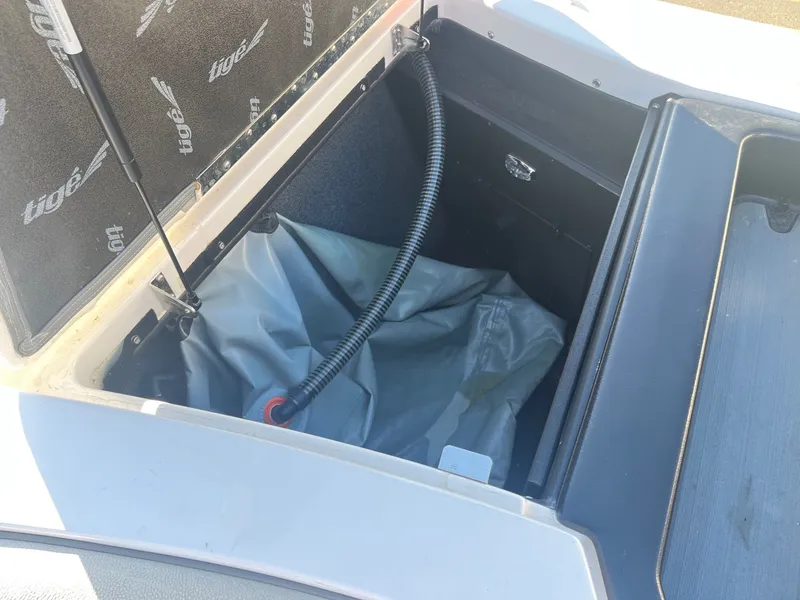 Slide: The Image of Tigé R21 2018 - 33