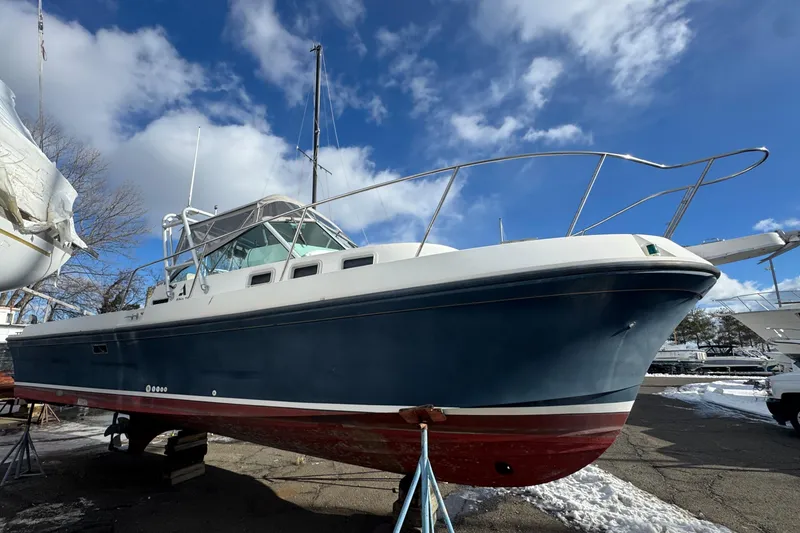 The Image of 2001 Albin 28 Tournament Express boat on a dry dock. - 0