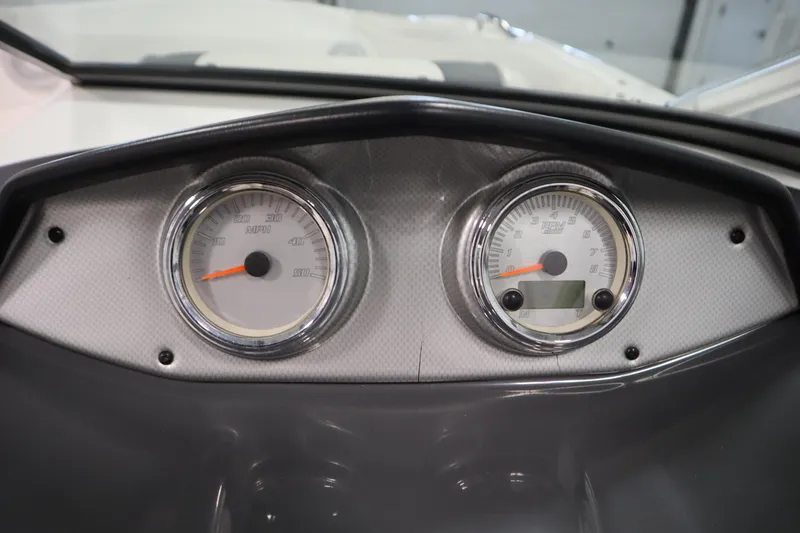 Slide: The Image of Dashboard of 2013 Yamaha Boats AR190 with speedometer and tachometer. - 18