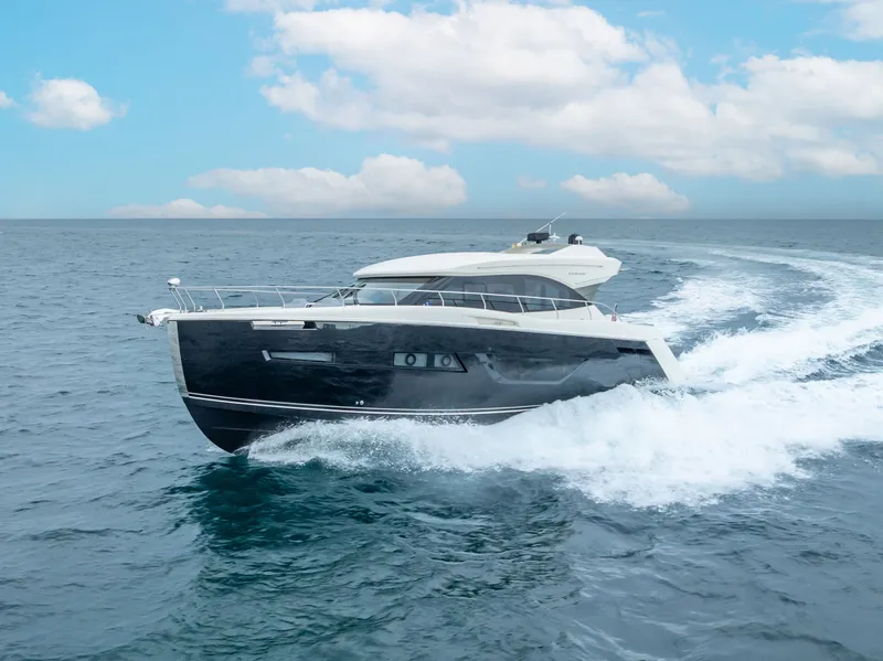 The Image of Carver Yachts C52 Coupe 2017 - 0