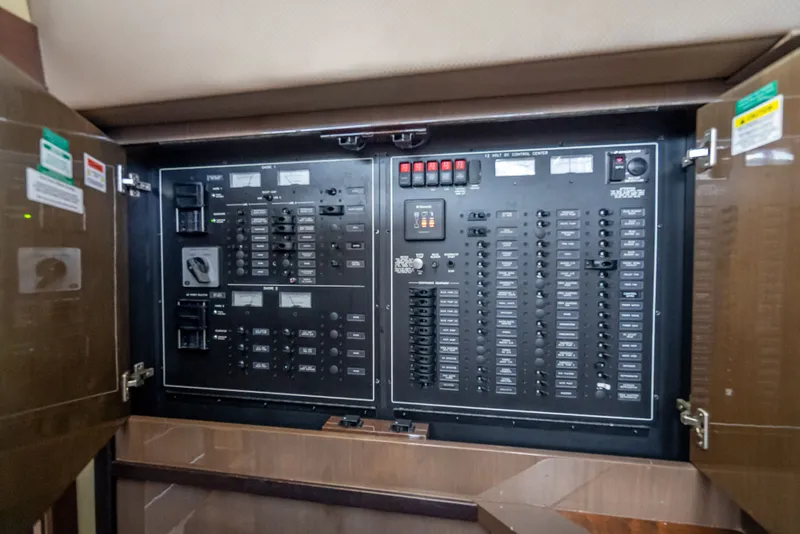 Slide: The Image of Carver Yachts C52 Coupe 2017 - 31