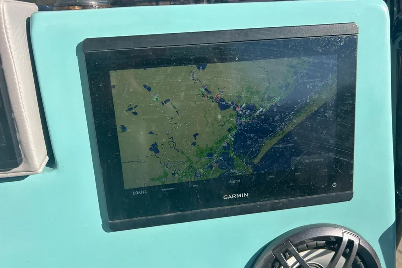 Slide: The Image of Garmin navigation display on 2021 Shallow Stalker Cat 240 Pro Elite boat. - 25
