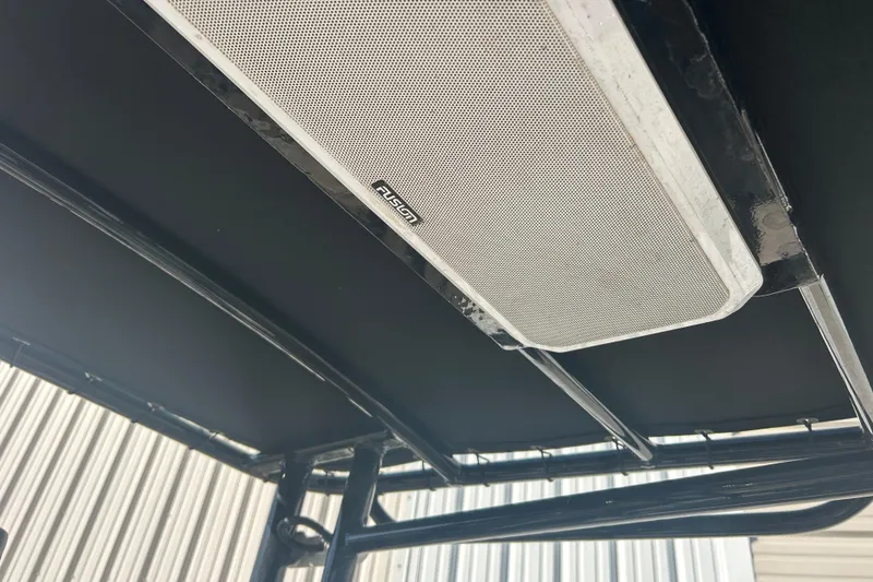 Slide: The Image of Speaker system on 2021 Shallow Stalker Cat 240 Pro Elite boat roof. - 27