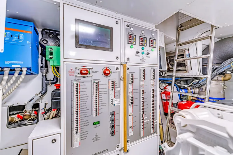 Slide: The Image of Sanlorenzo SL78 2018 - 54