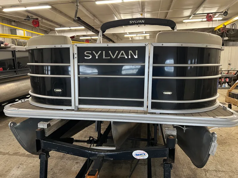 Slide: The Image of Sylvan Mirage Cruise 8520 2018 - 3