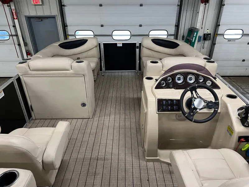 Slide: The Image of Sylvan Mirage Cruise 8520 2018 - 6