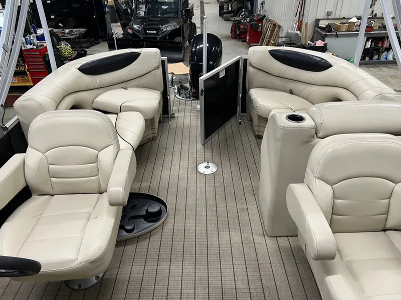 Slide: The Image of Sylvan Mirage Cruise 8520 2018 - 7