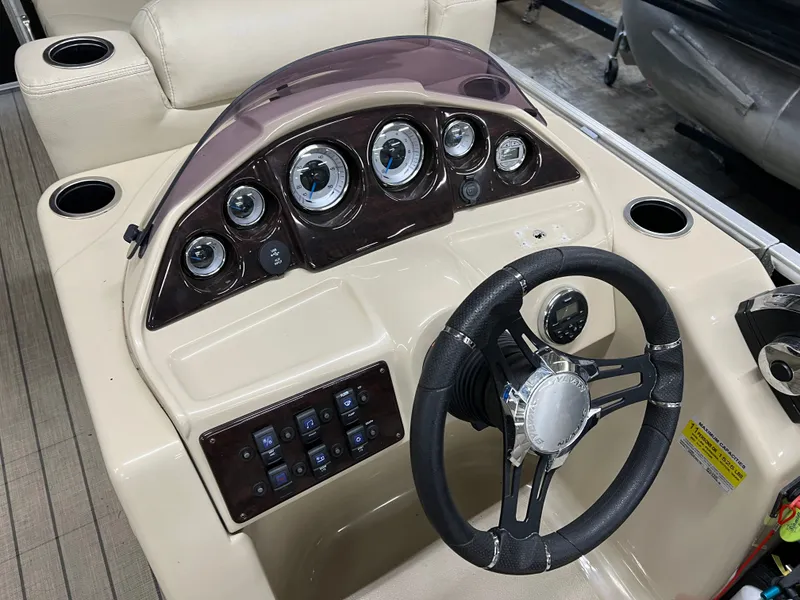 Slide: The Image of Sylvan Mirage Cruise 8520 2018 - 9