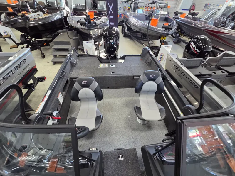 Slide: The Image of Crestliner 1650 Hawk 2026 - 10