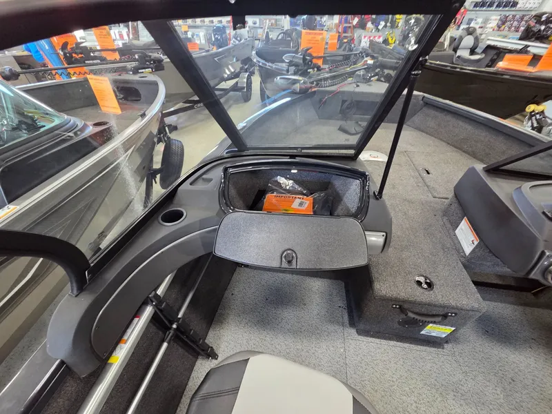 Slide: The Image of Crestliner 1650 Hawk 2026 - 13