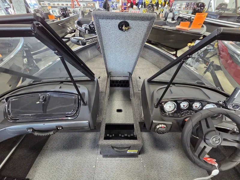 Slide: The Image of Crestliner 1650 Hawk 2026 - 14