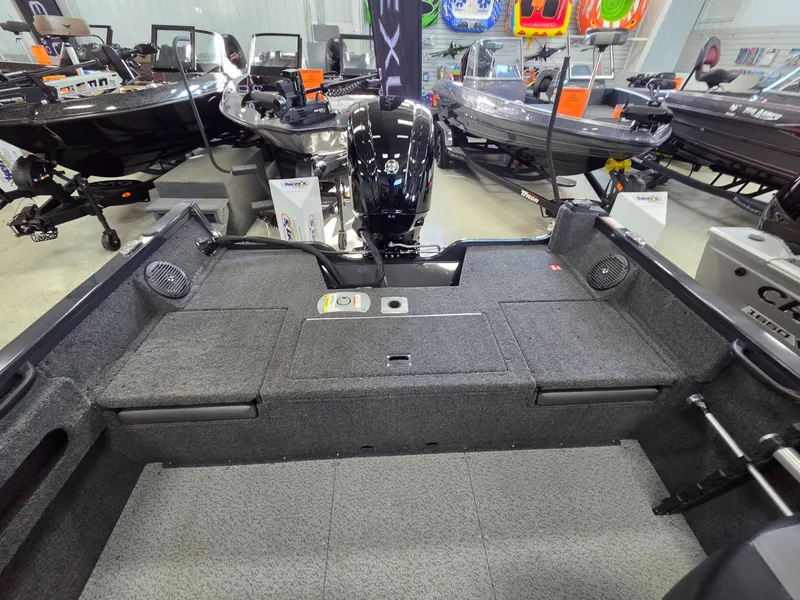 Slide: The Image of Crestliner 1650 Hawk 2026 - 18